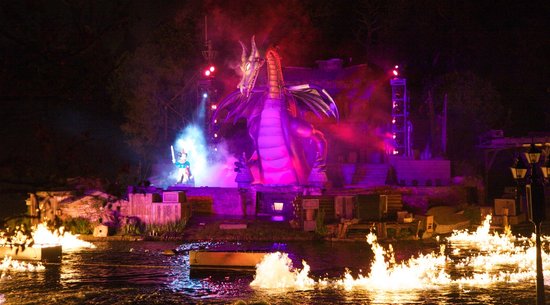 Fantasmic!: Disney World Dinner Show with Fire