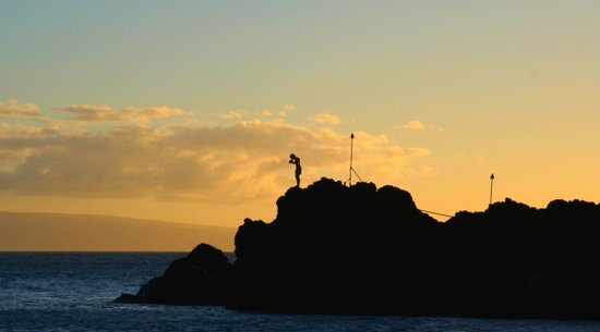 Cliff Divers at Black Rock: Maui Beach