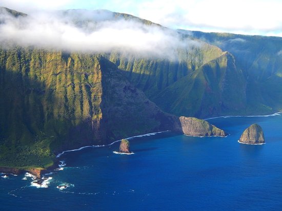 Molokai Cliffs: Maui Helicopter Tours