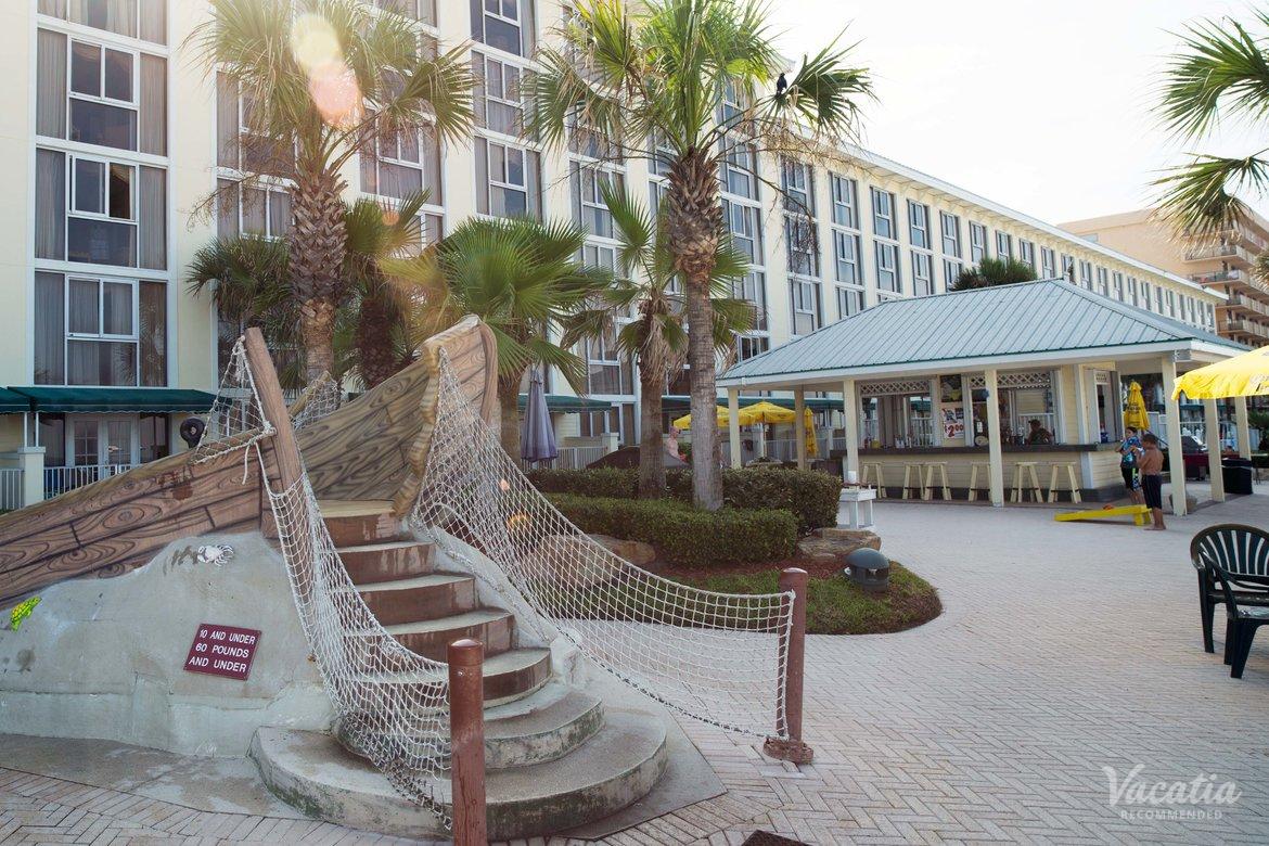 Grand Seas By Exploria Resorts Timeshare Daytona Beach Resort Grounds