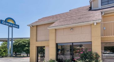 Days Inn by Wyndham Austin South