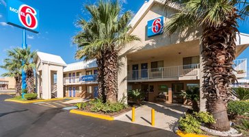 Motel 6 San Antonio, TX - Near Lackland AFB