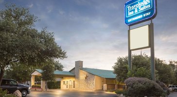 Travelodge Inn & Suites by Wyndham San Antonio Airport