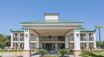 Super 8 by Wyndham Slidell